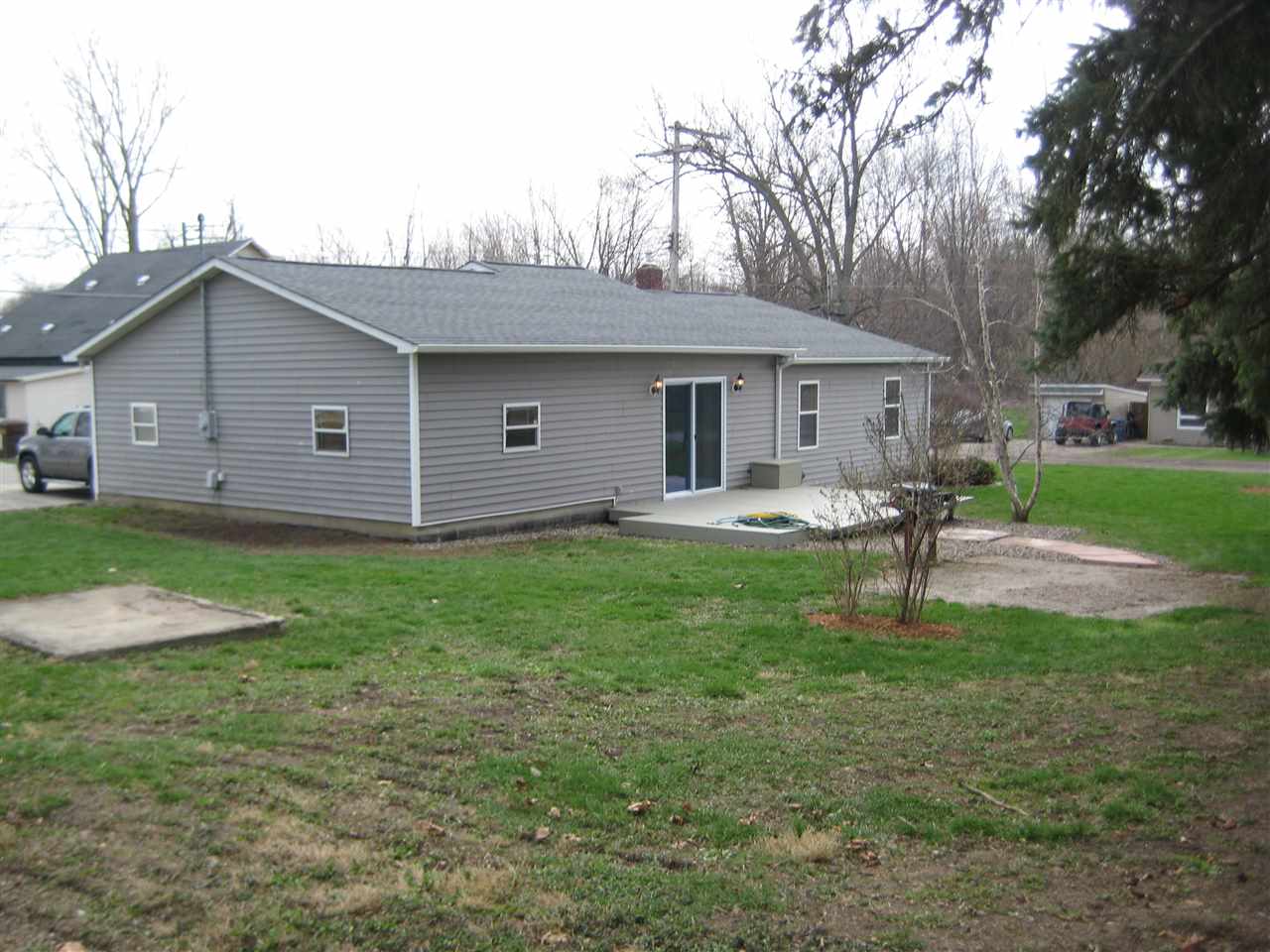 900 W Maple St, Waterloo, IN 46793 photo 2