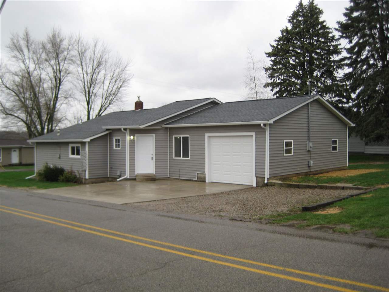 900 W Maple St, Waterloo, IN 46793 photo 1