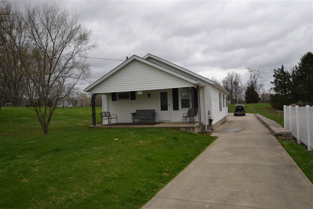 602 S Sale St, Ellettsville, IN 47429 photo 1