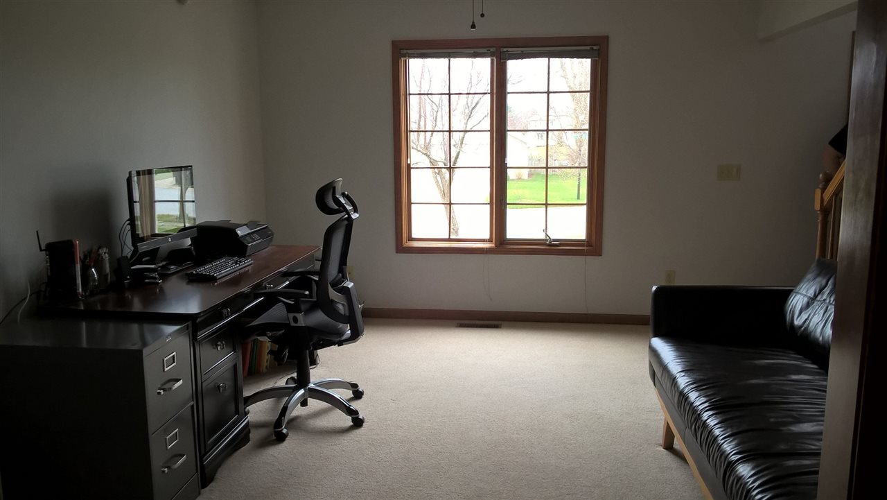 8432 Pember Brook Dr, Fort Wayne, IN 46804 photo 6