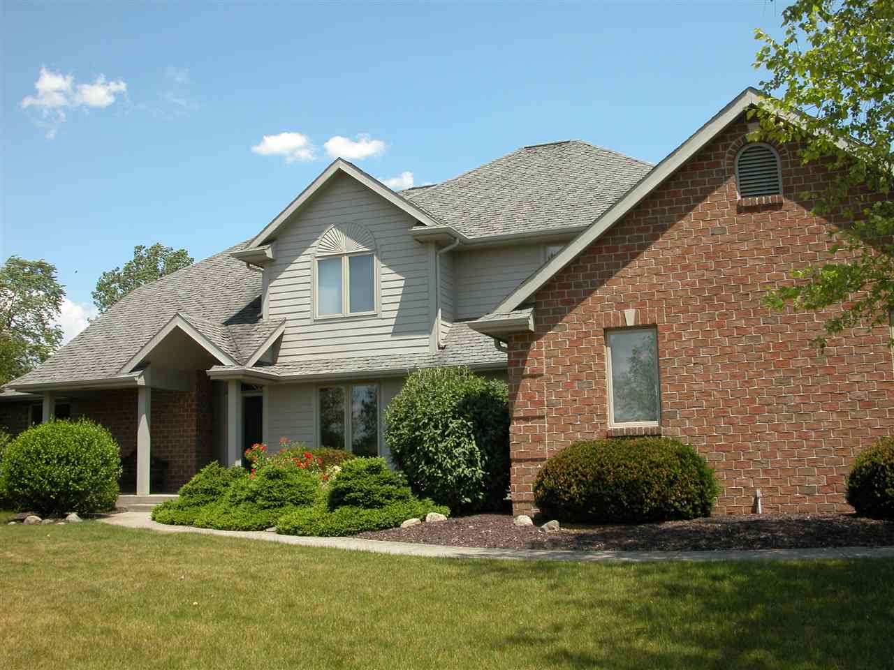 12114 Burning Tree Rd, Fort Wayne, IN 46845 photo 1
