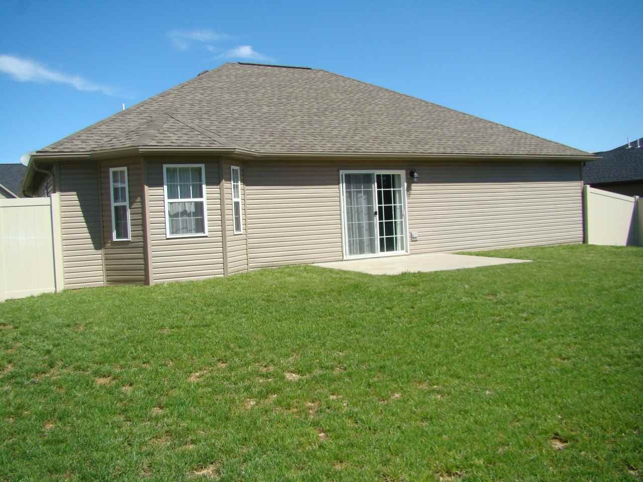 2315 Belize Dr, Evansville, IN 47725 photo 2