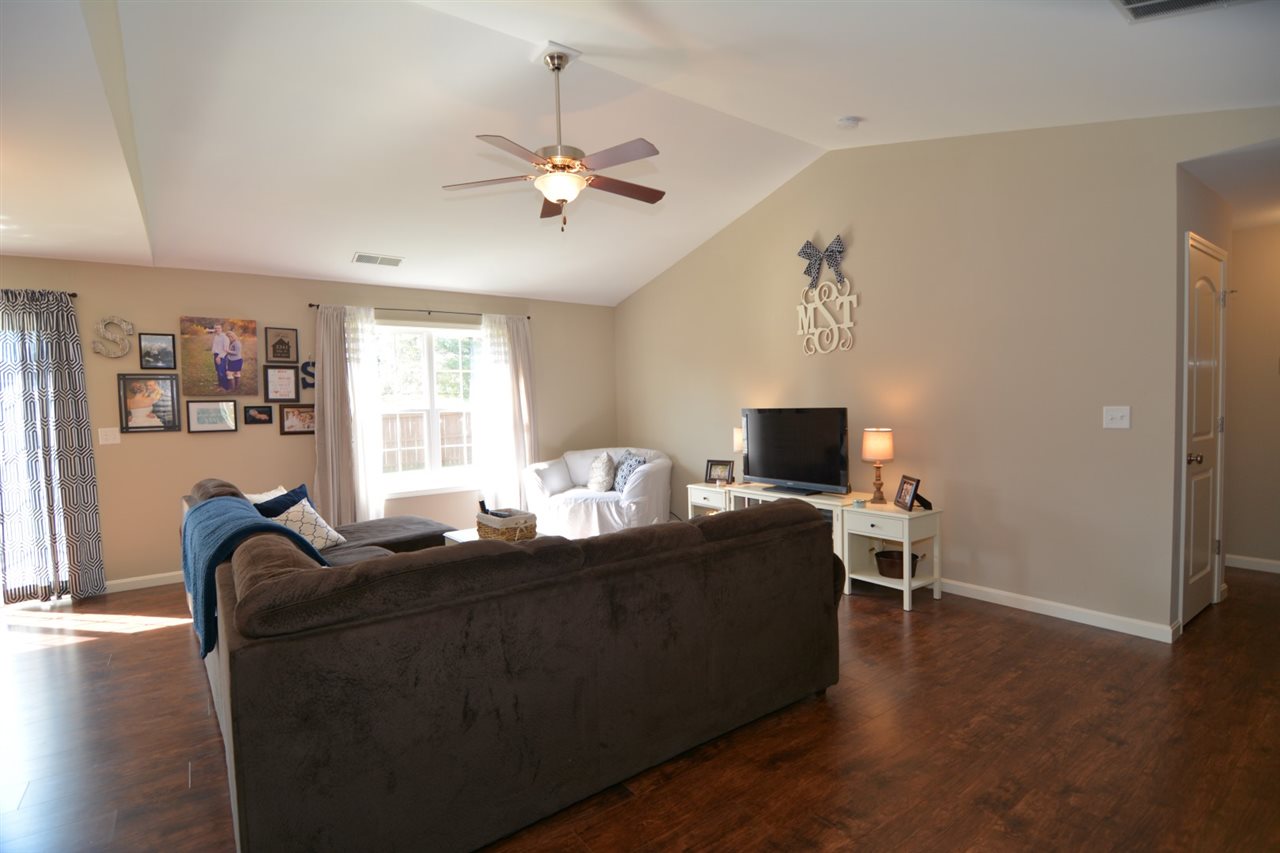 2341 Belize Dr, Evansville, IN 47725 photo 5