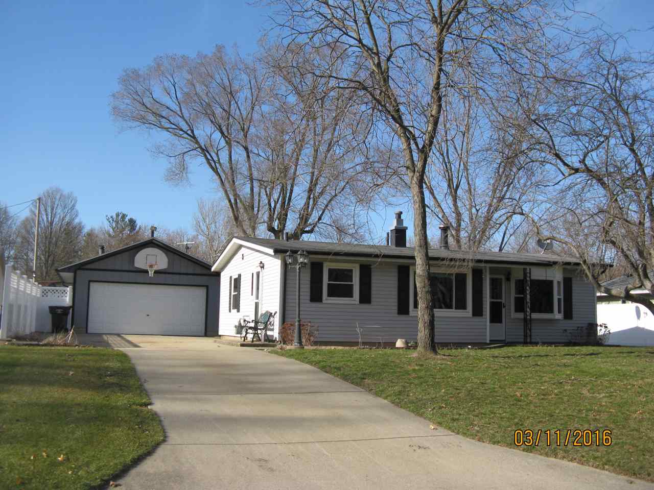 15725 Arthur St, Granger, IN 46530 photo 1