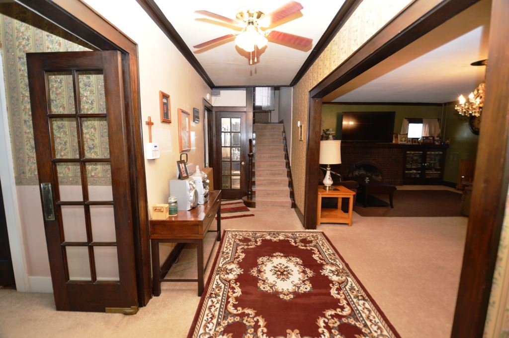 957 E Clinton St, Frankfort, IN 46041 photo 4