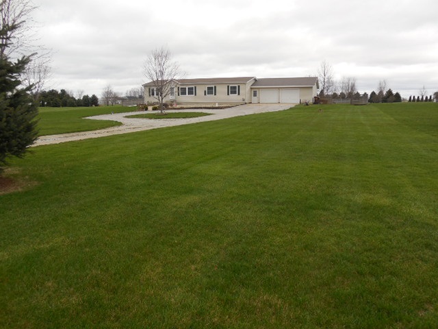 2145 E 400 S, Wolcottville, IN 46795 photo 3