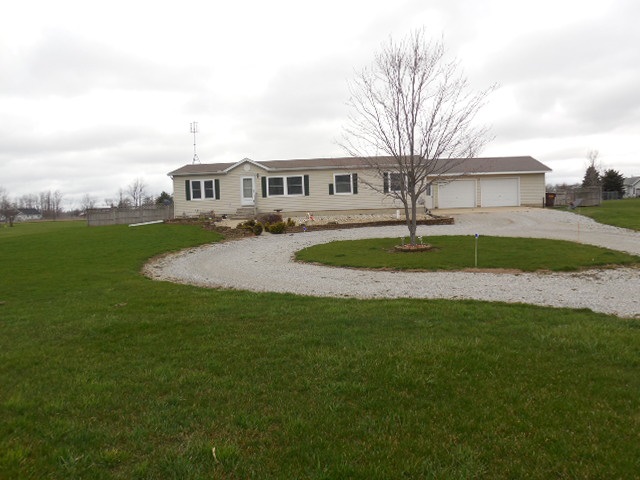 2145 E 400 S, Wolcottville, IN 46795 photo 4