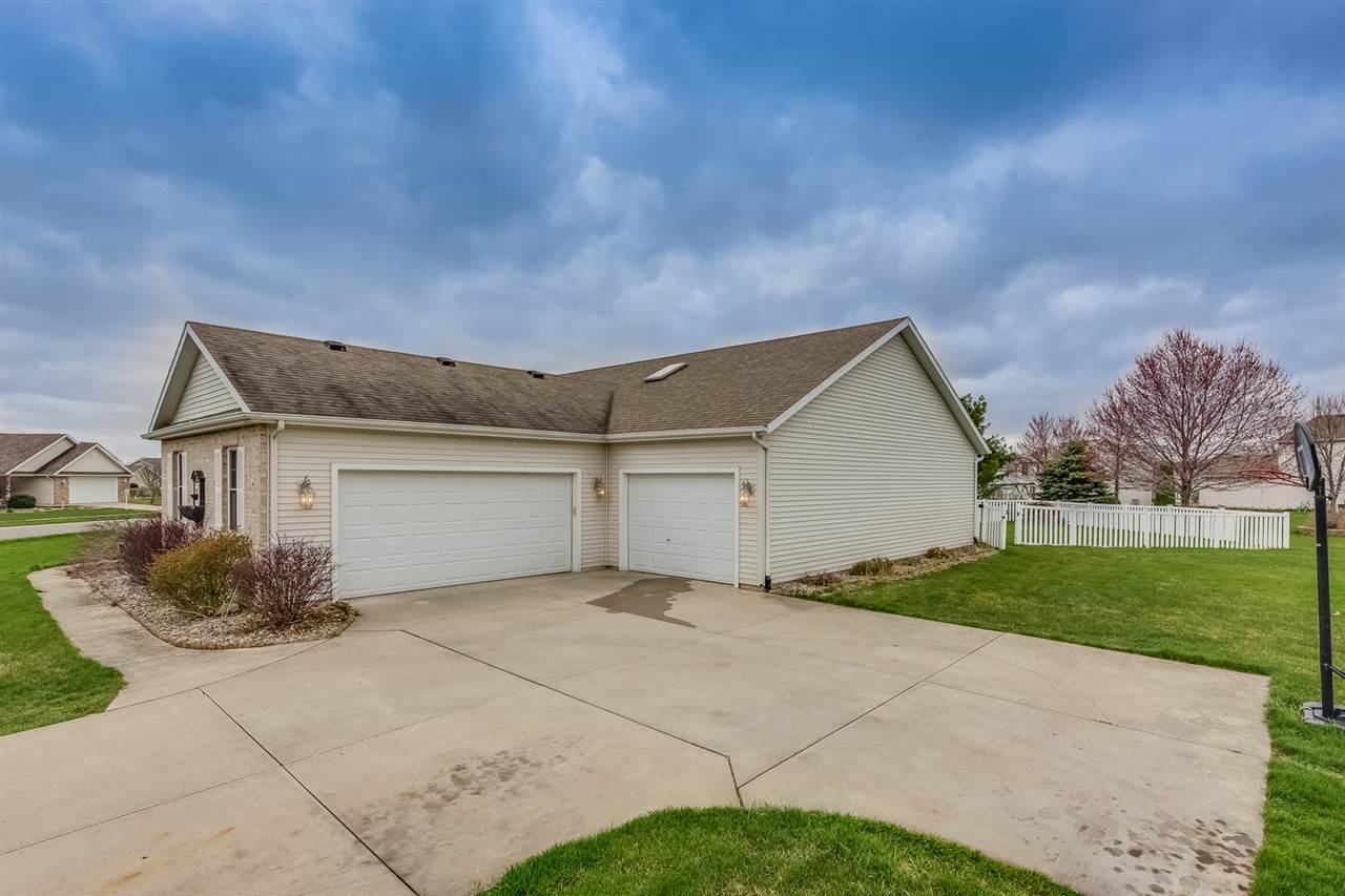 51189 Eaglewood Dr, Granger, IN 46530 photo 25