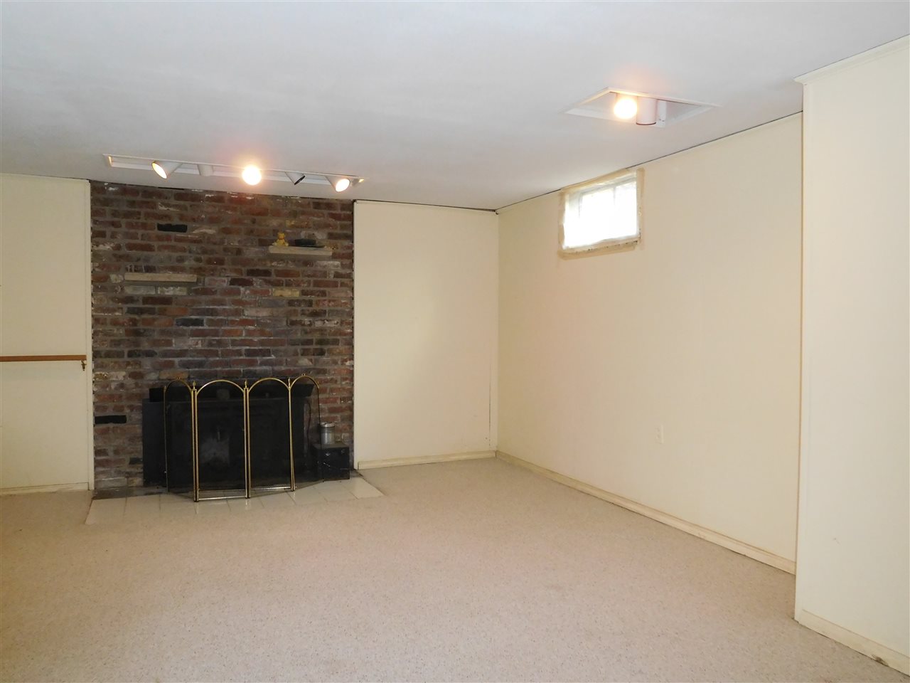 6496 E Cox Dr, Bloomington, IN 47408 photo 4