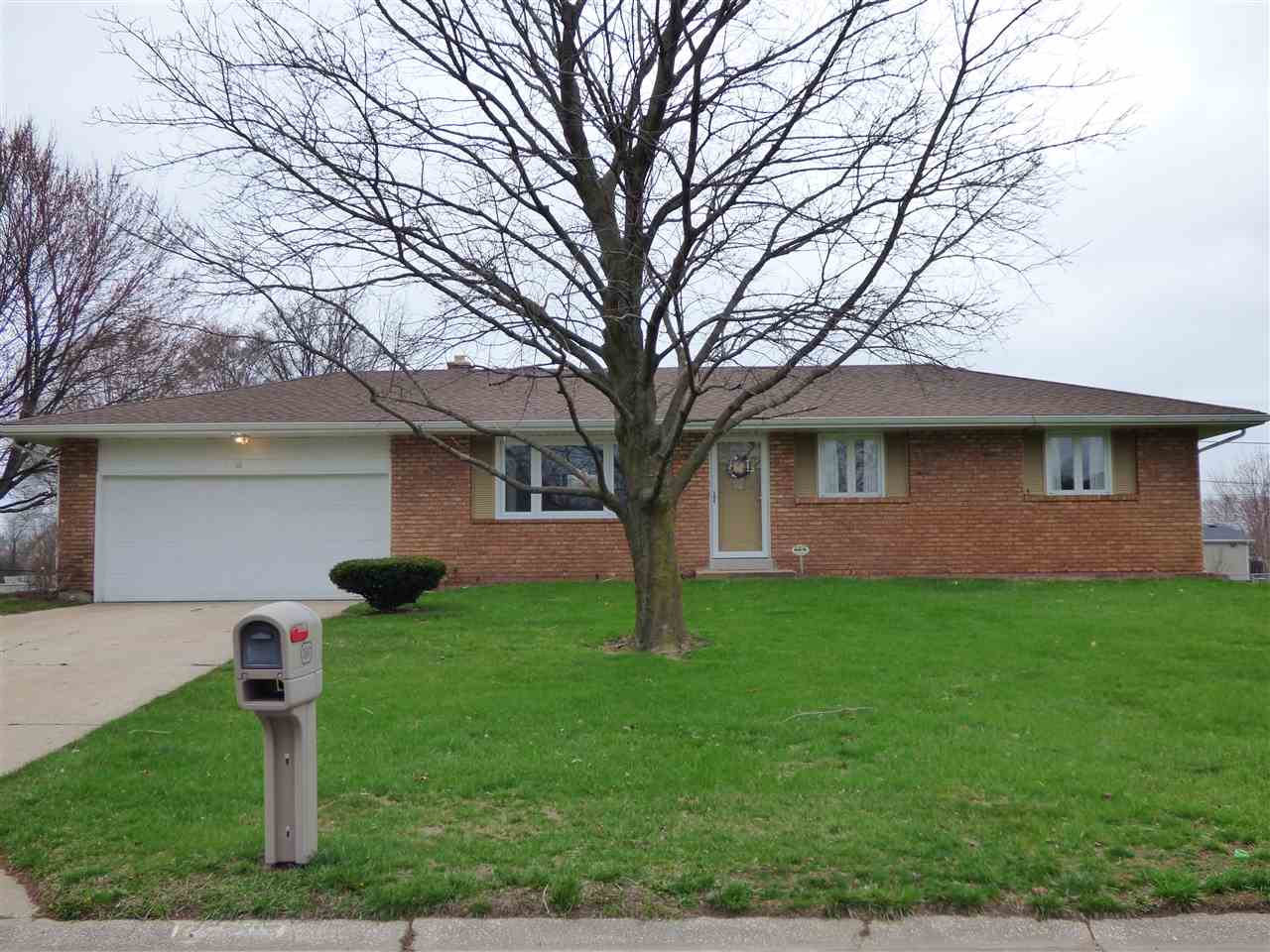 25687 Lily Creek Dr, Elkhart, IN 46514 photo 1