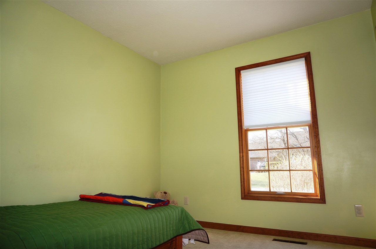 18419 Cypress Dr, South Bend, IN 46637 photo 10