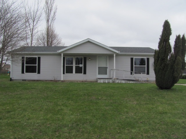 305 E Trina Ln, Oxford, IN 47971 photo 1