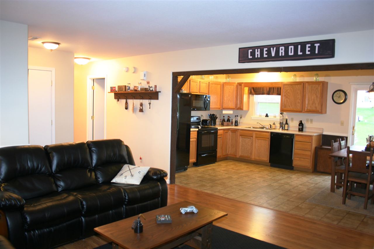 9515 E 490 S, Wolcottville, IN 46795 photo 6