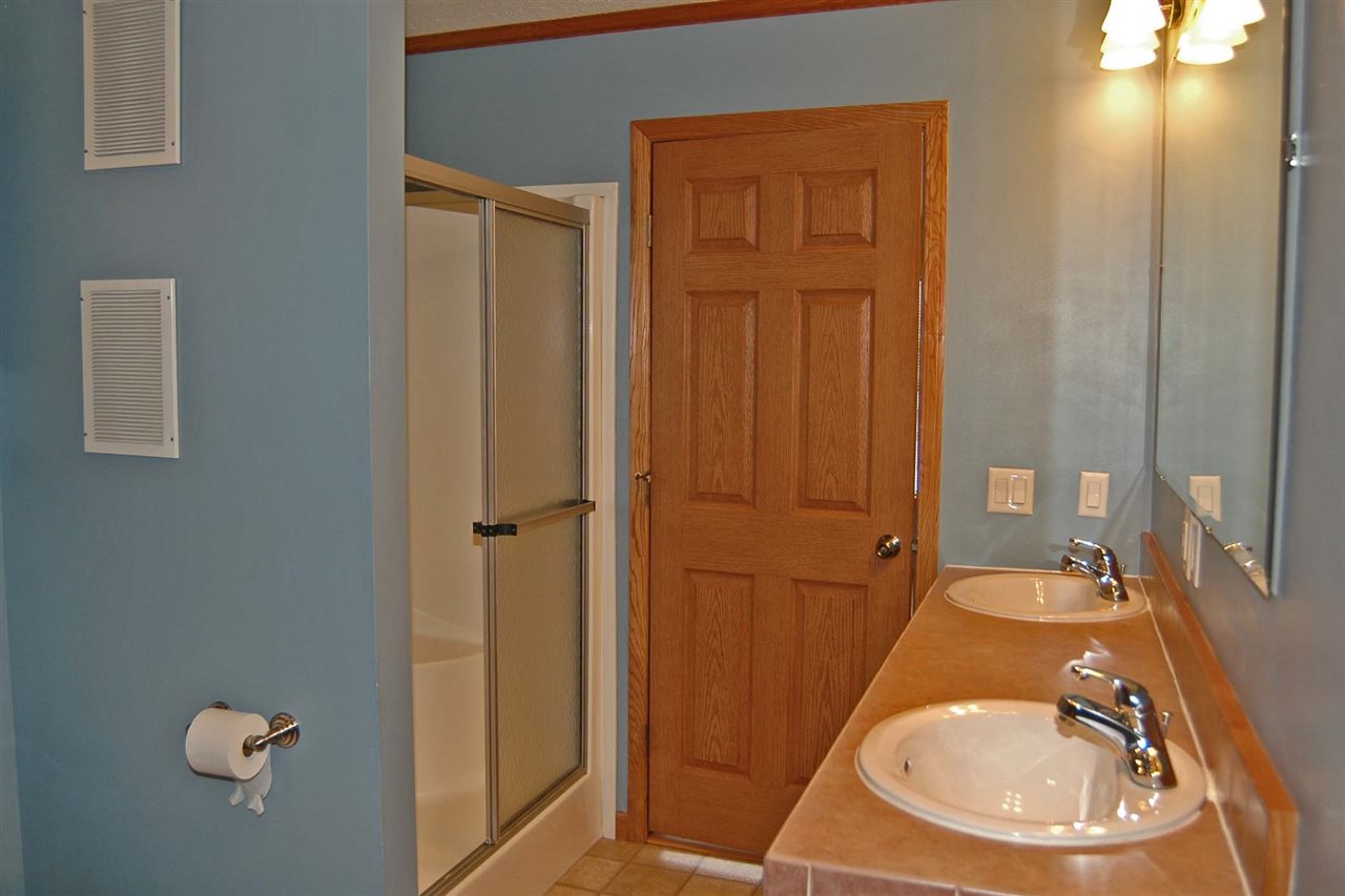 643 E 3rd St, Mishawaka, IN 46544 photo 17