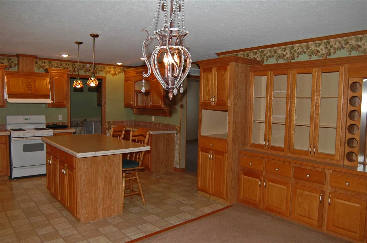 643 E 3rd St, Mishawaka, IN 46544 photo 6