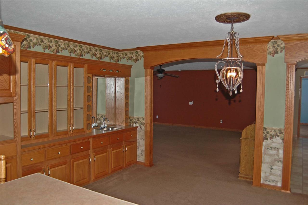 643 E 3rd St, Mishawaka, IN 46544 photo 10