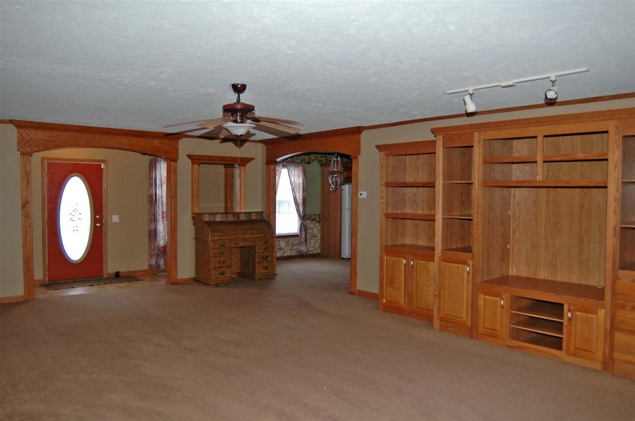 643 E 3rd St, Mishawaka, IN 46544 photo 5