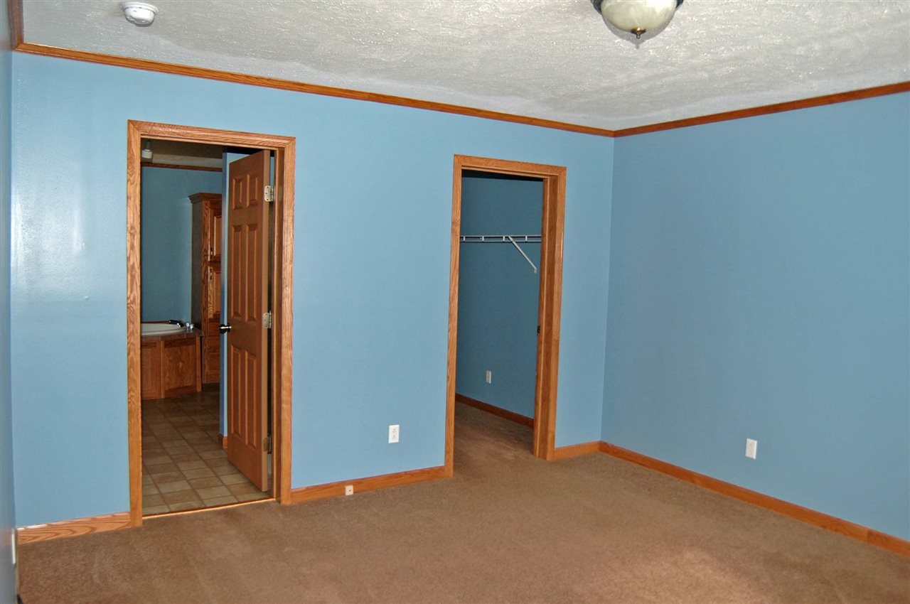 643 E 3rd St, Mishawaka, IN 46544 photo 13