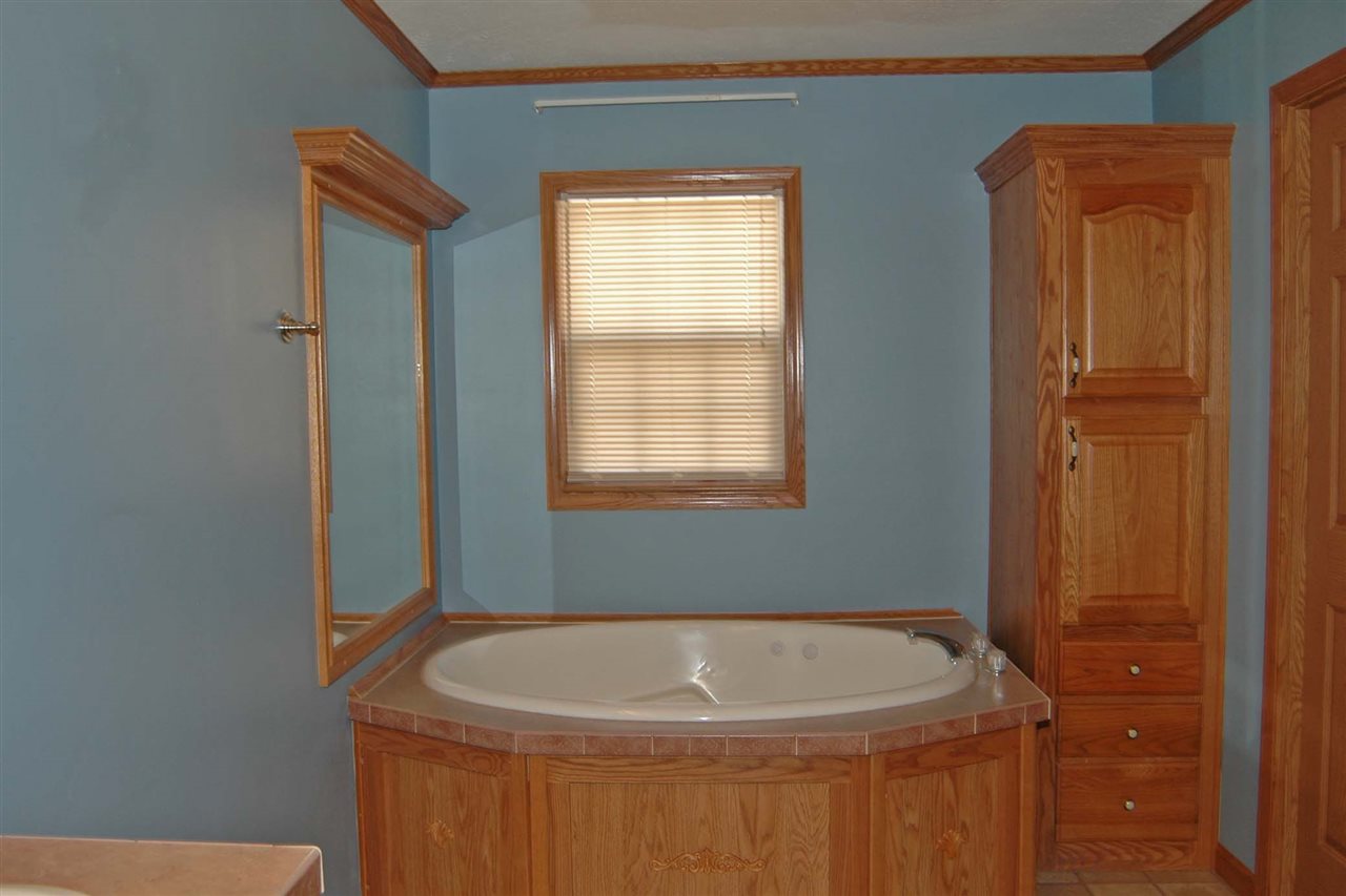 643 E 3rd St, Mishawaka, IN 46544 photo 19