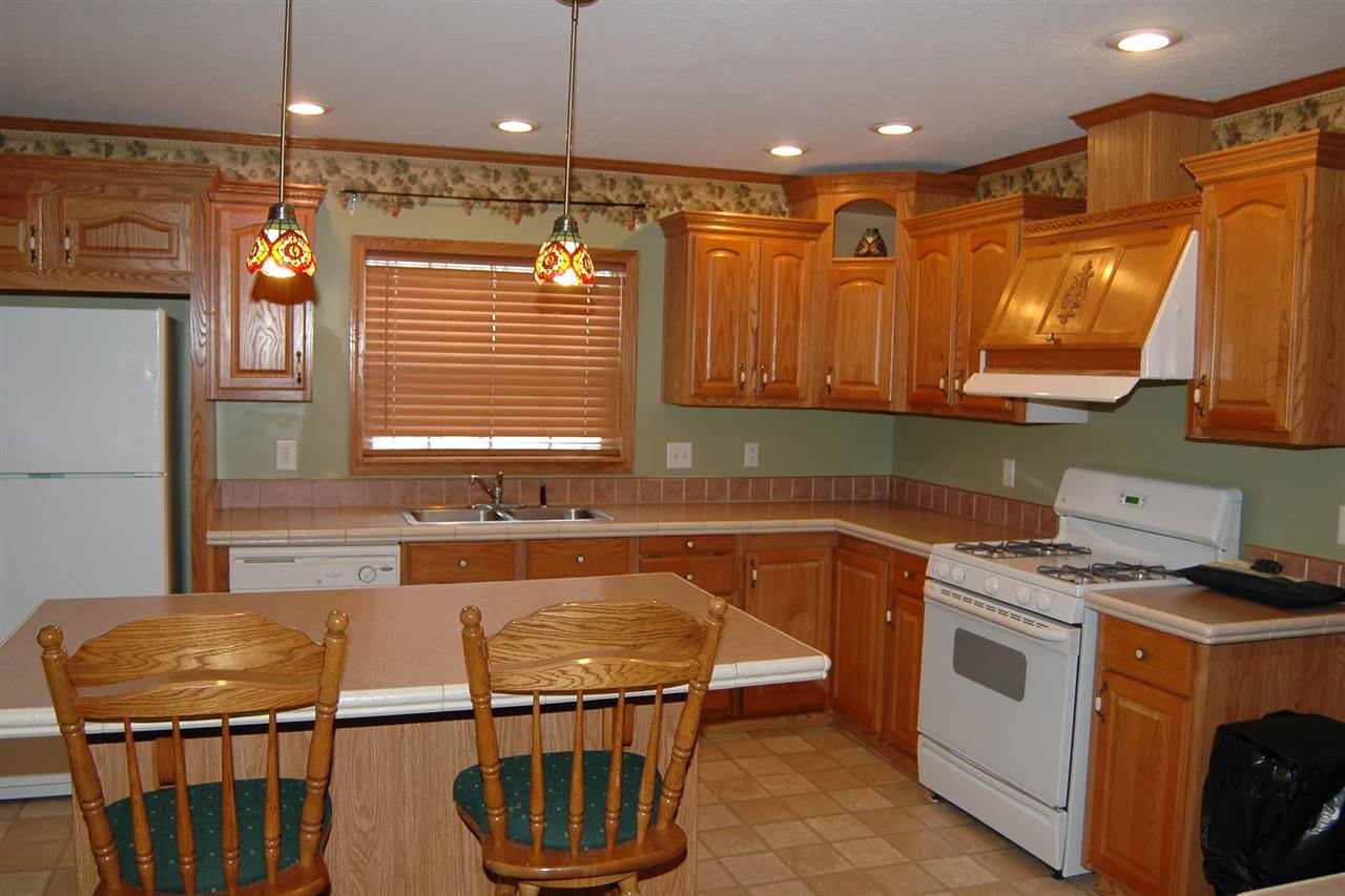 643 E 3rd St, Mishawaka, IN 46544 photo 8