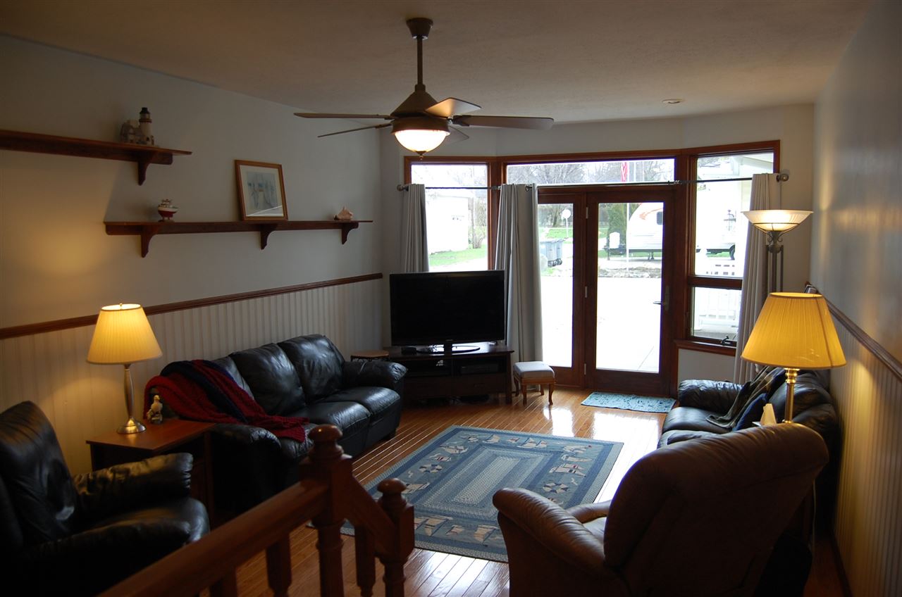 113 Harrison St, Wakarusa, IN 46573 photo 8