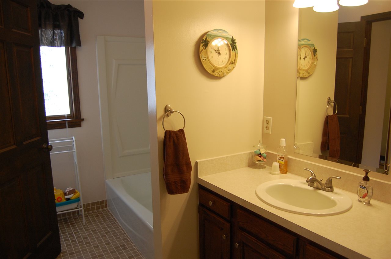 113 Harrison St, Wakarusa, IN 46573 photo 27