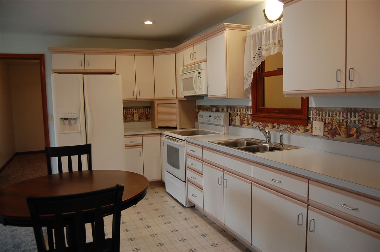 113 Harrison St, Wakarusa, IN 46573 photo 33