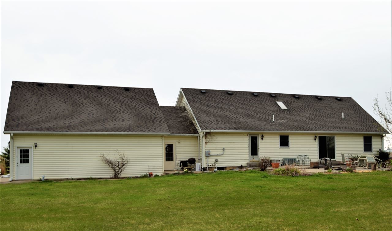 15530 Indianapolis Rd, Yoder, IN 46798 photo 2