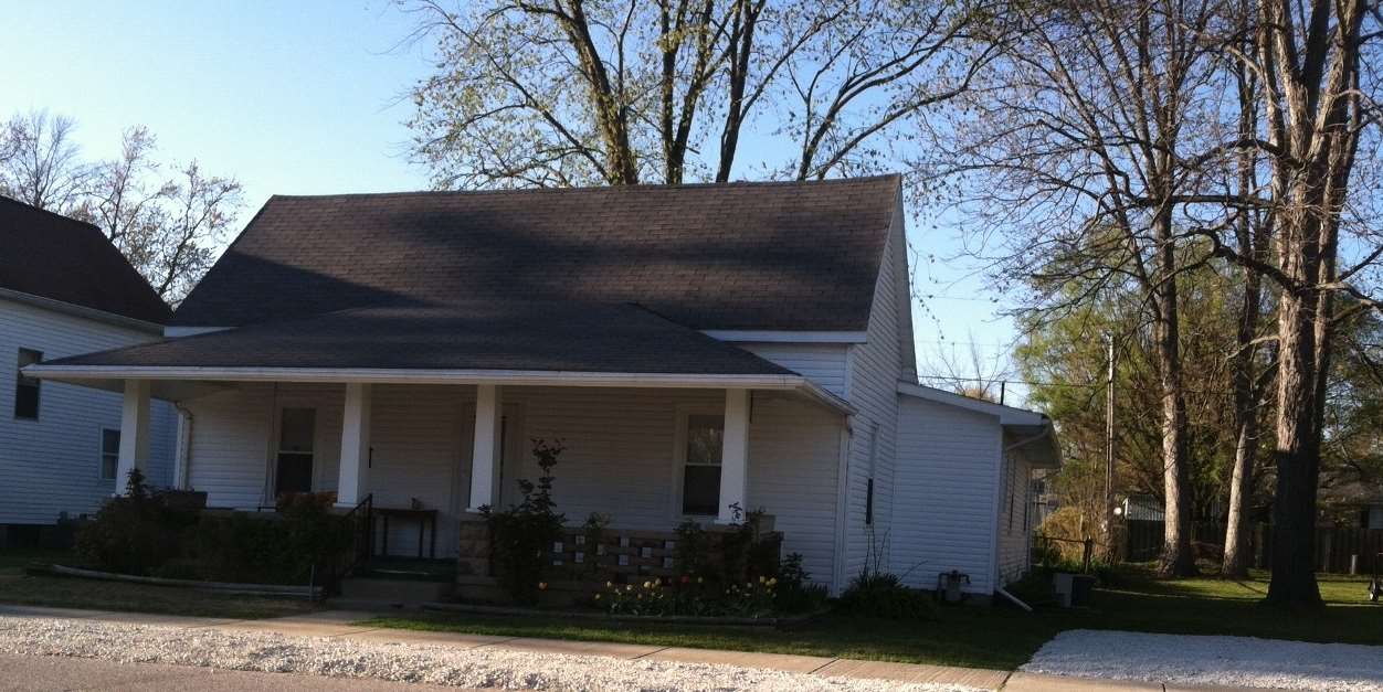 6 E Maple St, Washington, IN 47501 photo 1