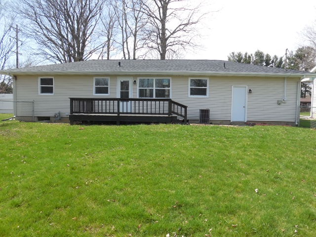 412 N Sherman St, Lagrange, IN 46761 photo 2