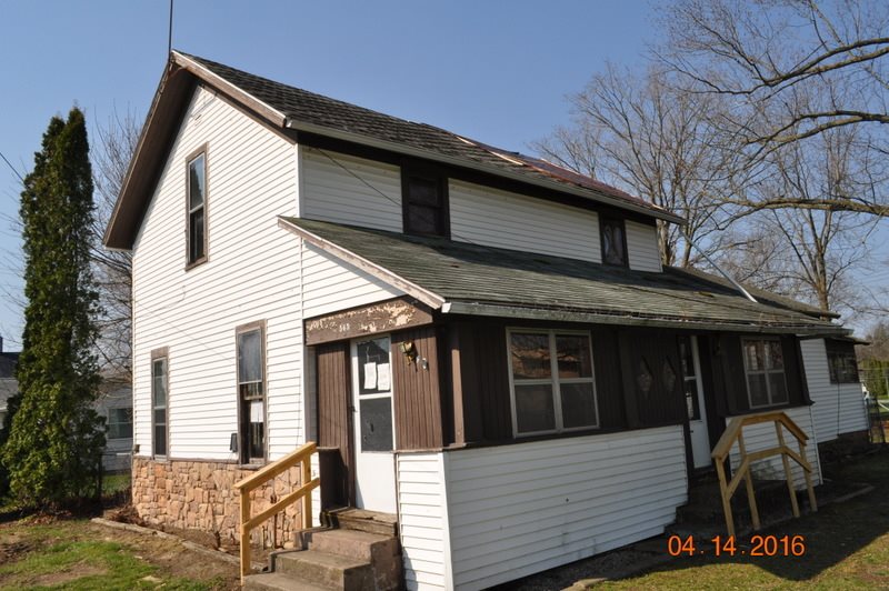 565 S Oak St, Waterloo, IN 46793 photo 2