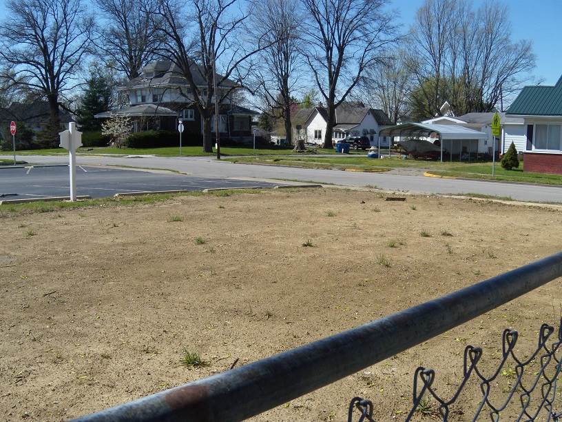 608 N Main St, Bicknell, IN 47512 photo 12