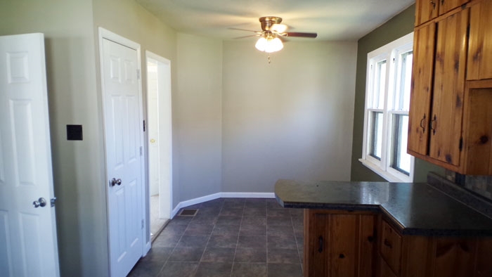 608 N Main St, Bicknell, IN 47512 photo 3