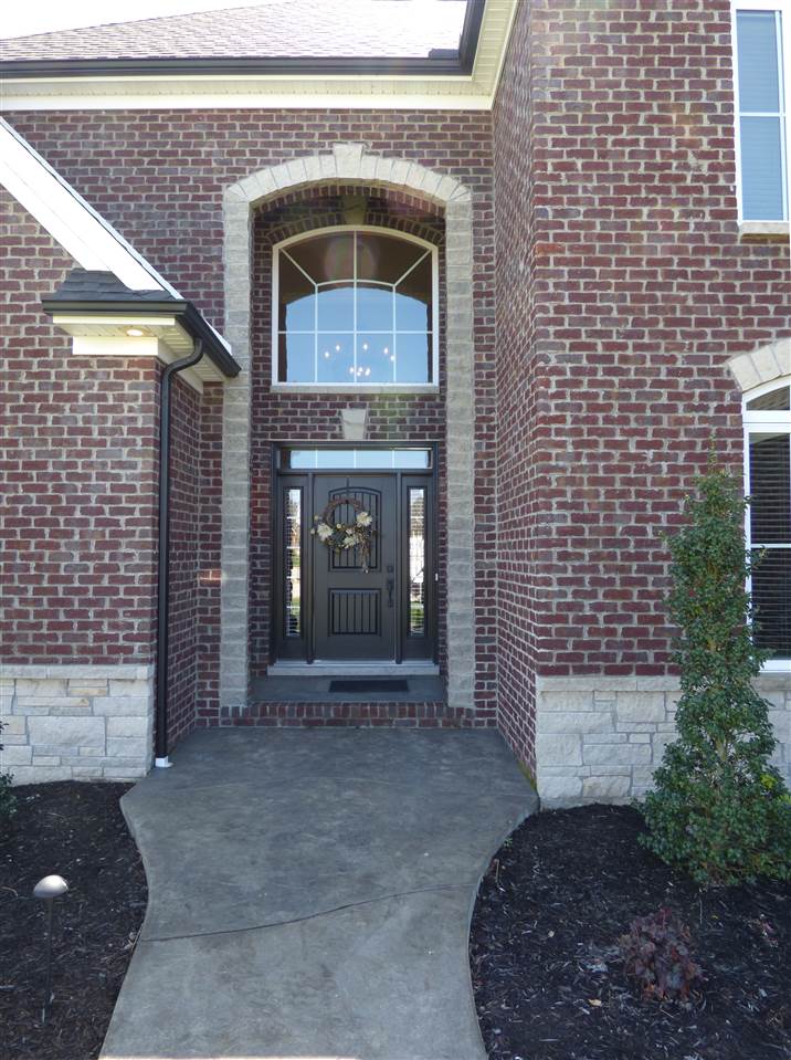 3822 Elizabeth Ct, Newburgh, IN 47630 photo 2