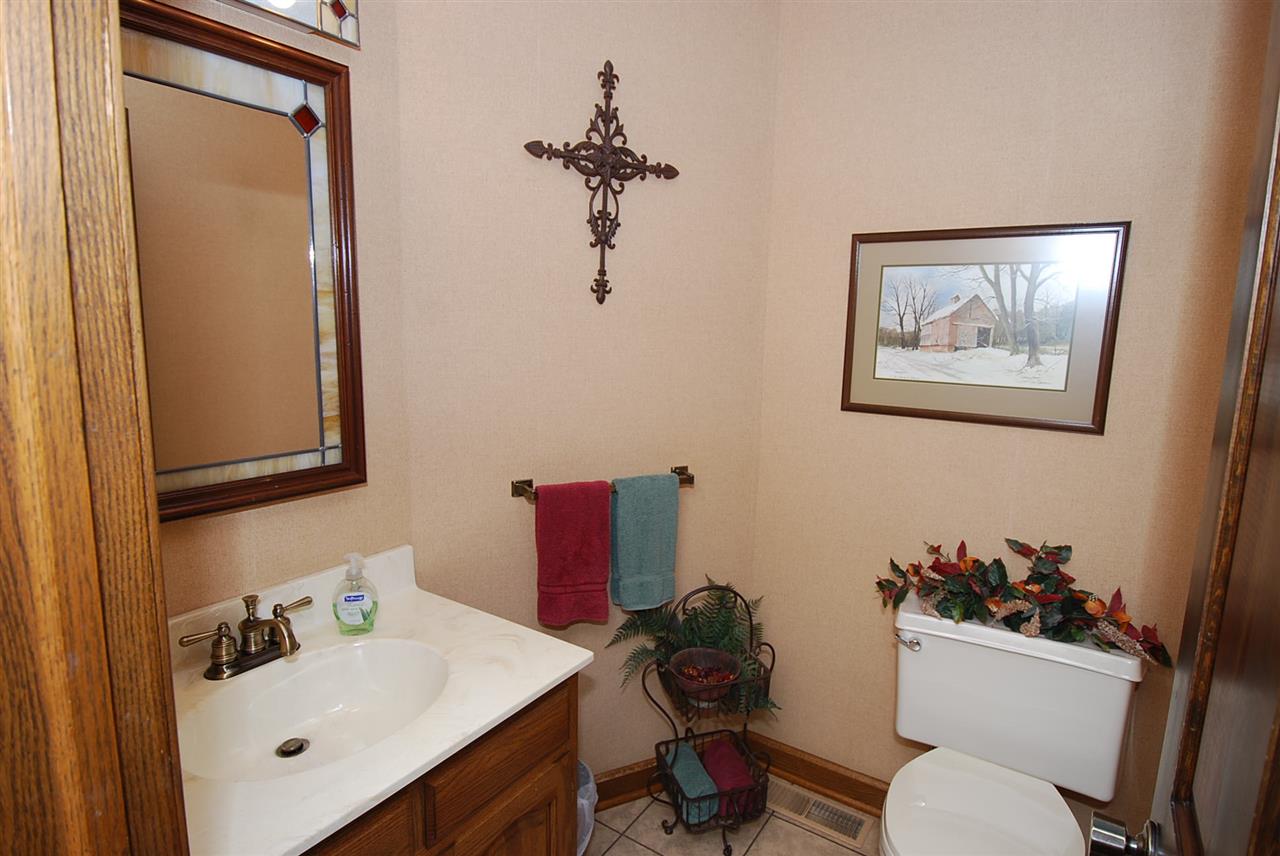 354 W Sunset Dr, Huntingburg, IN 47542 photo 11