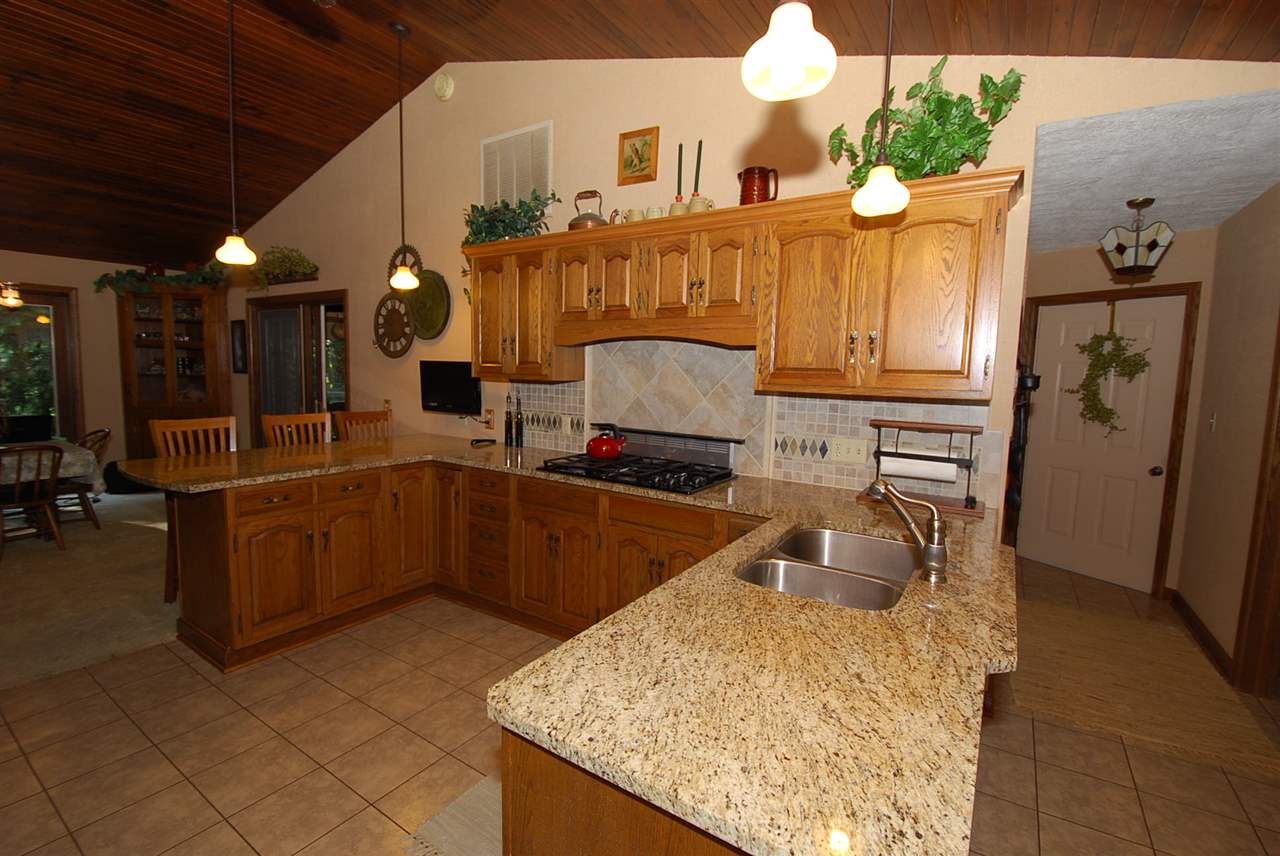 354 W Sunset Dr, Huntingburg, IN 47542 photo 3