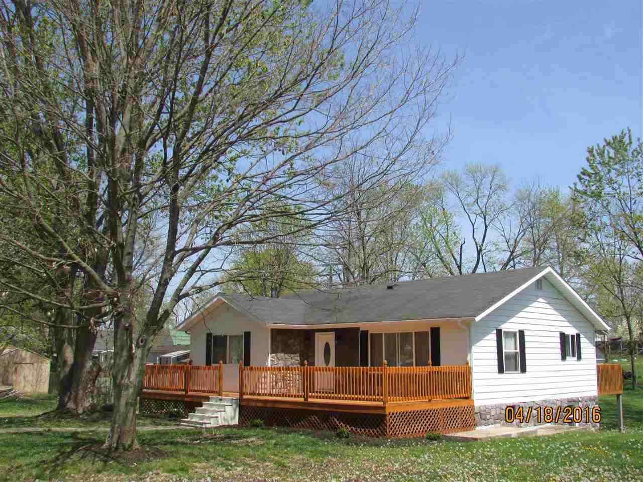 502 S 2nd St, Mitchell, IN 47446 photo 1