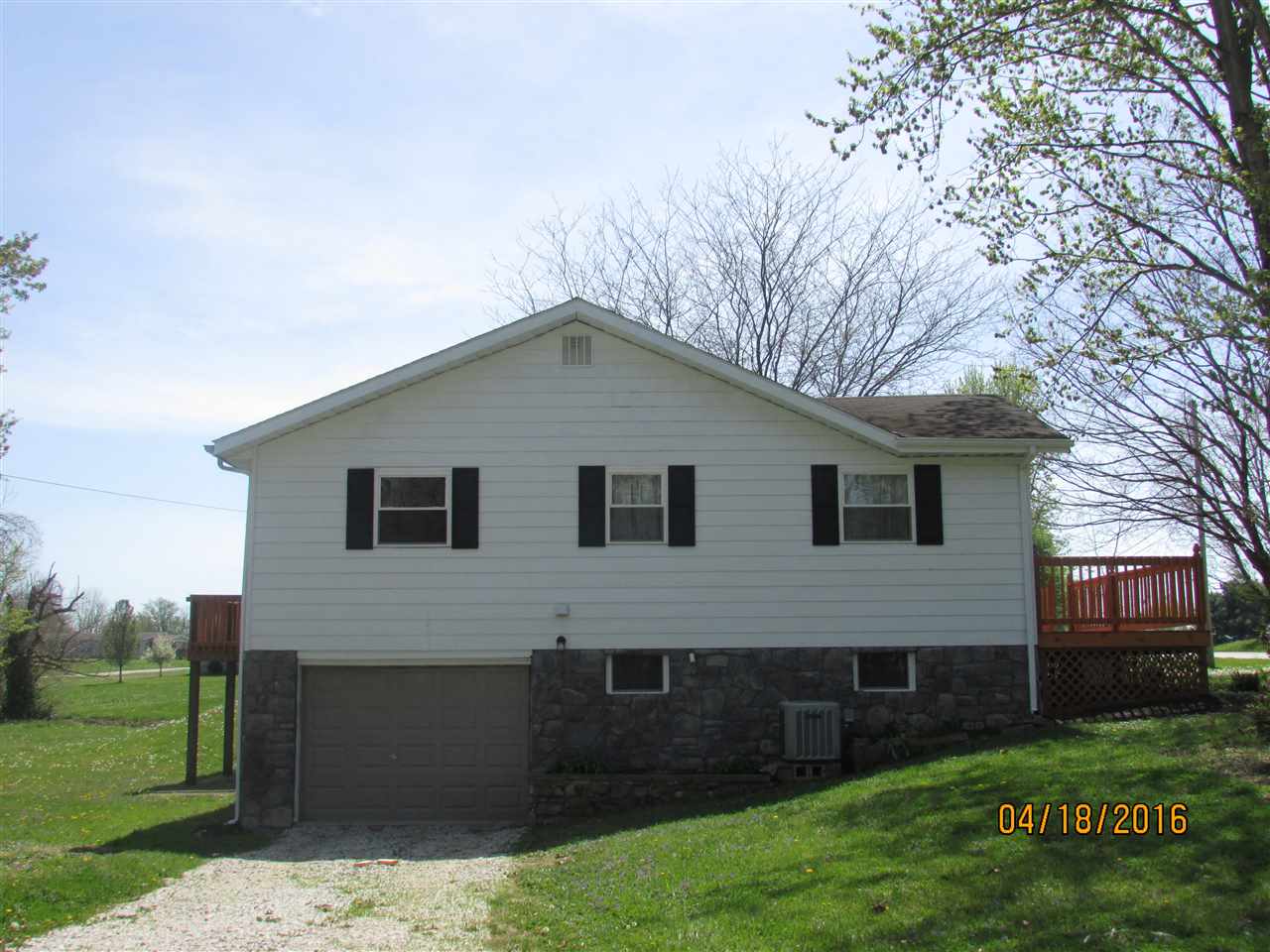 502 S 2nd St, Mitchell, IN 47446 photo 4