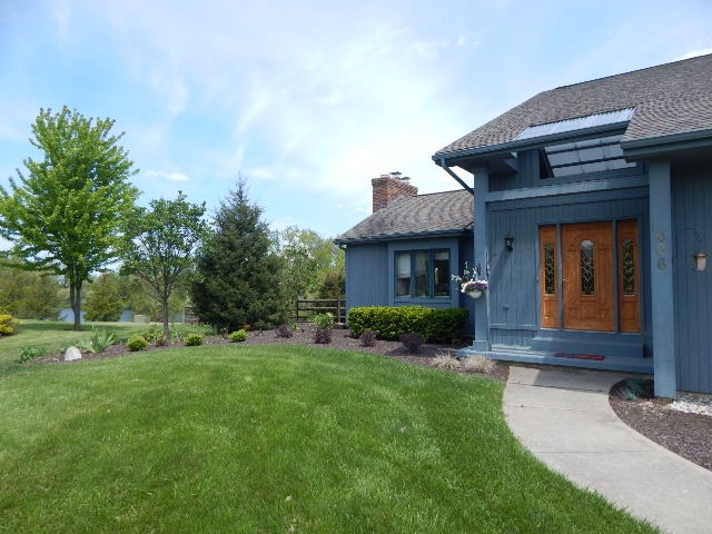606 Lakemont Ct, Fort Wayne, IN 46845 photo 2
