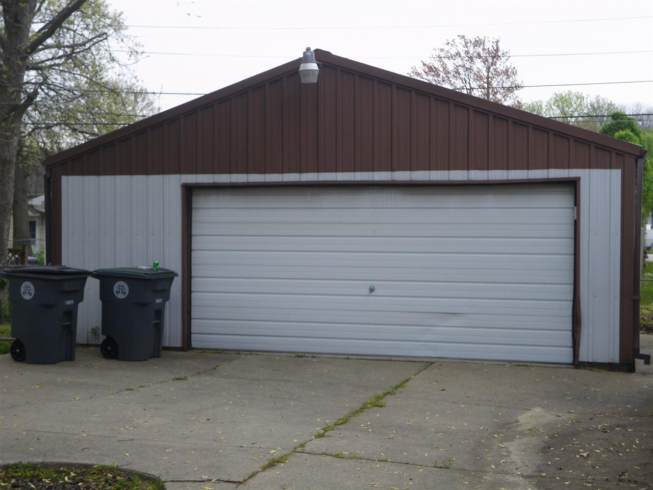 2821 Oakley St, Evansville, IN 47710 photo 9