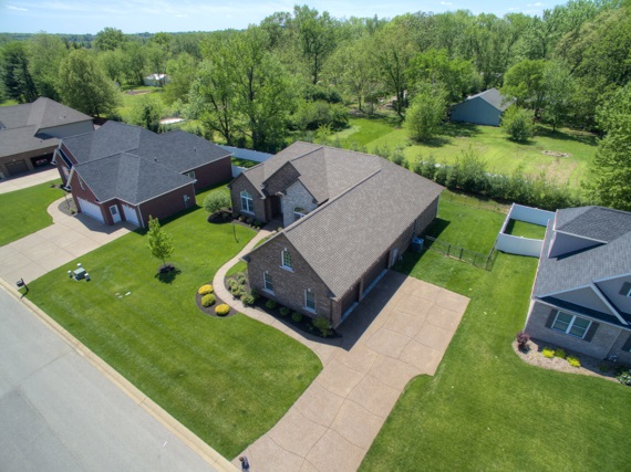 8238 Pelican Pointe Dr, Evansville, IN 47725 photo 3