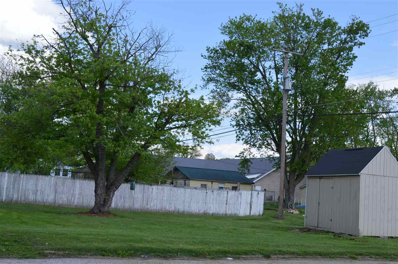 324 W Frank St, Mitchell, IN 47446 photo 4