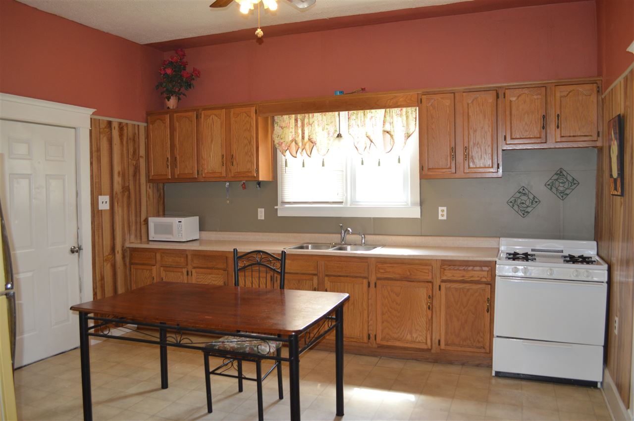 324 W Frank St, Mitchell, IN 47446 photo 10