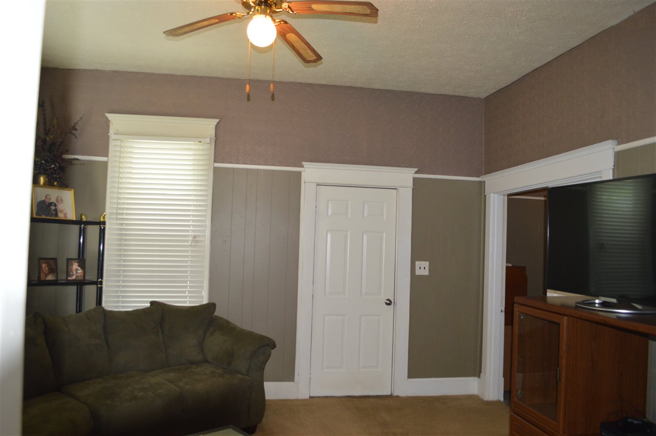 324 W Frank St, Mitchell, IN 47446 photo 6