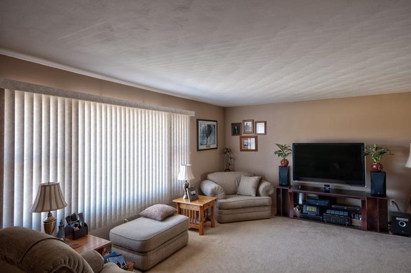 10728 Veach Dr, Middlebury, IN 46540 photo 4