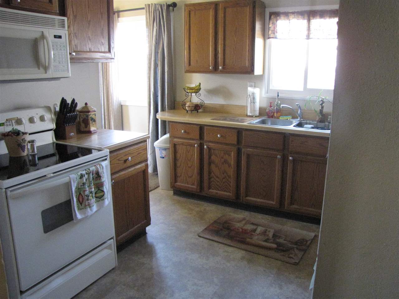2801 Bellevue Dr, Fort Wayne, IN 46825 photo 3