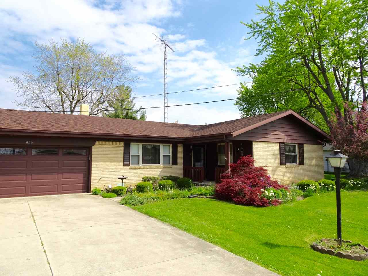 920 E State, Albany, IN 47320 photo 1