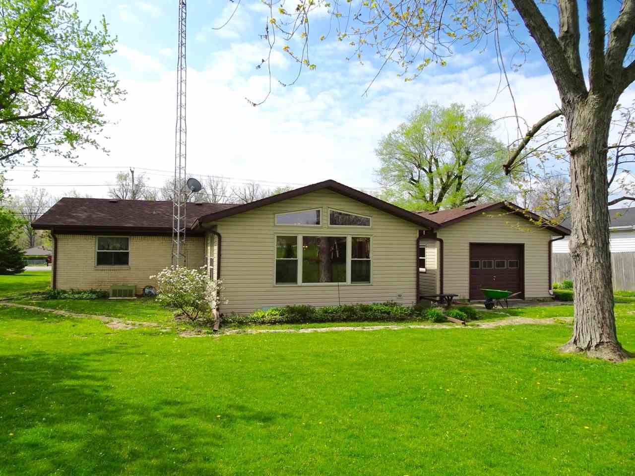920 E State, Albany, IN 47320 photo 2