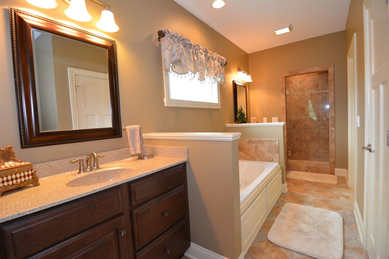 4695 Fieldcrest Place Cir, Newburgh, IN 47630 photo 14