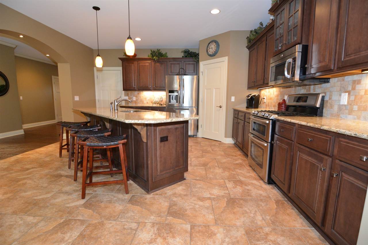 4695 Fieldcrest Place Cir, Newburgh, IN 47630 photo 11